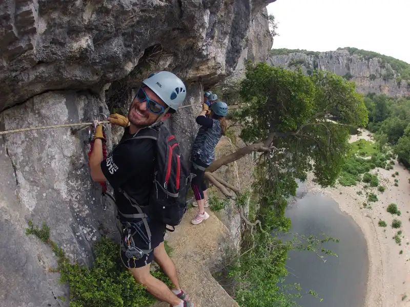 Pack d'activités avec canoë et via cordata en Ardèche