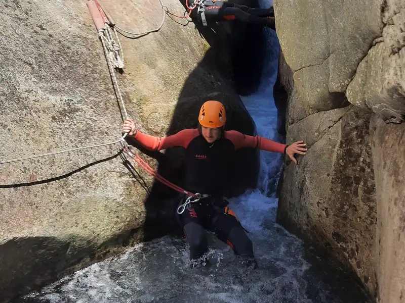 Canyoning dans le Chassezac en Ardèche, parcours intermédiaire