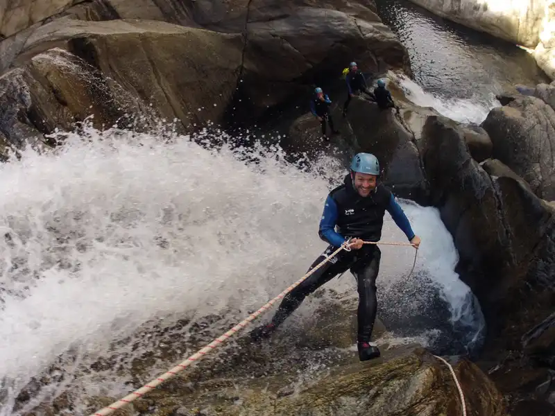 Canyoning dans le Chassezac en Ardèche, parcours intermédiaire