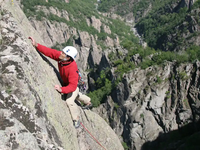 Initiation à l'escalade des grandes voies en Ardèche